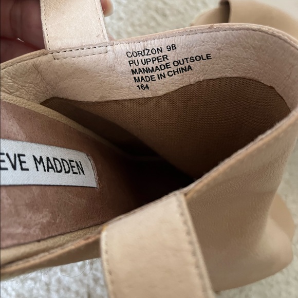 Steve Madden Corizon Wedge Pumps, size 9 - Picture 4 of 4